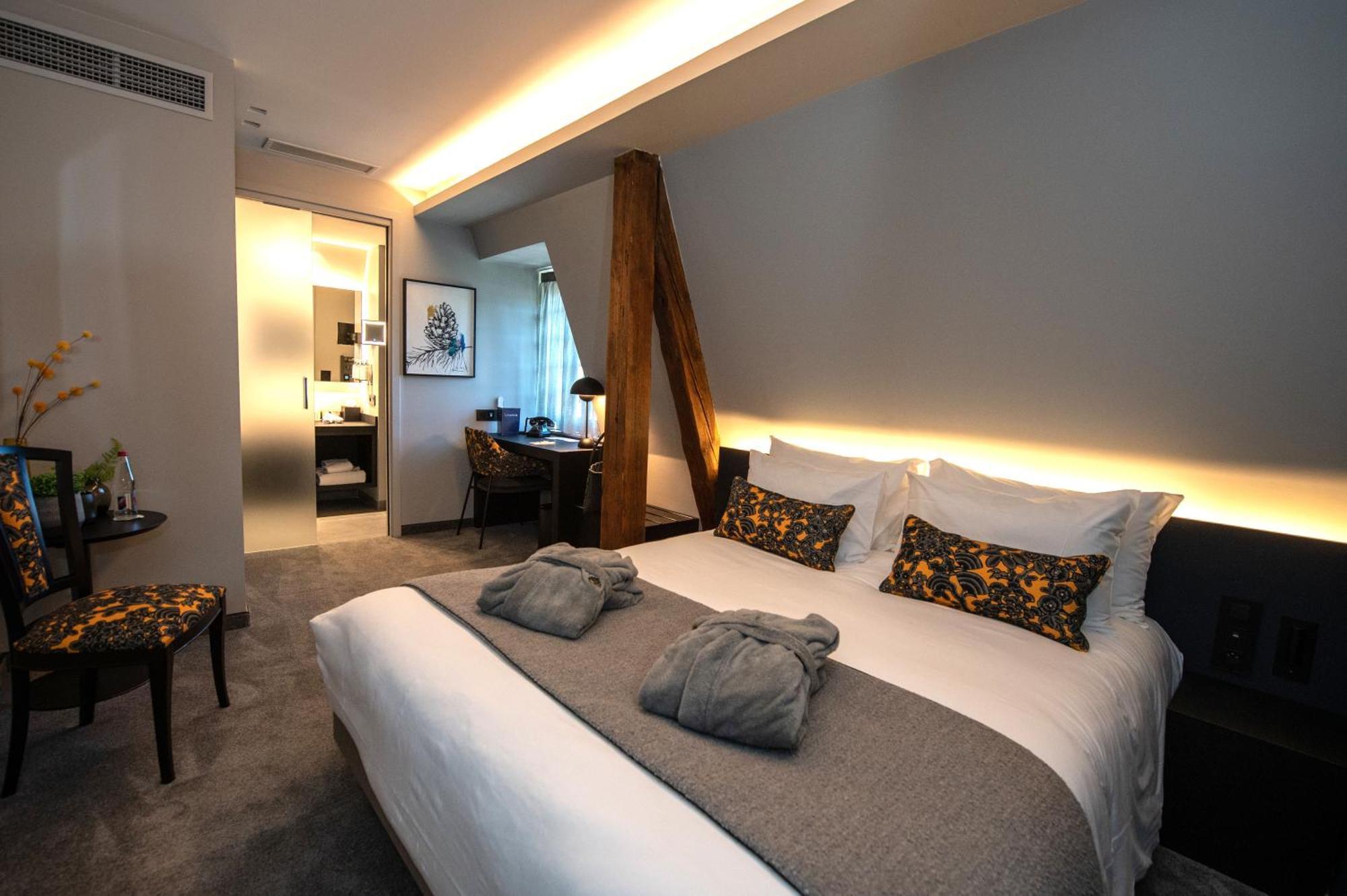Hotel Western Premier Le Chapitre And Remiremont