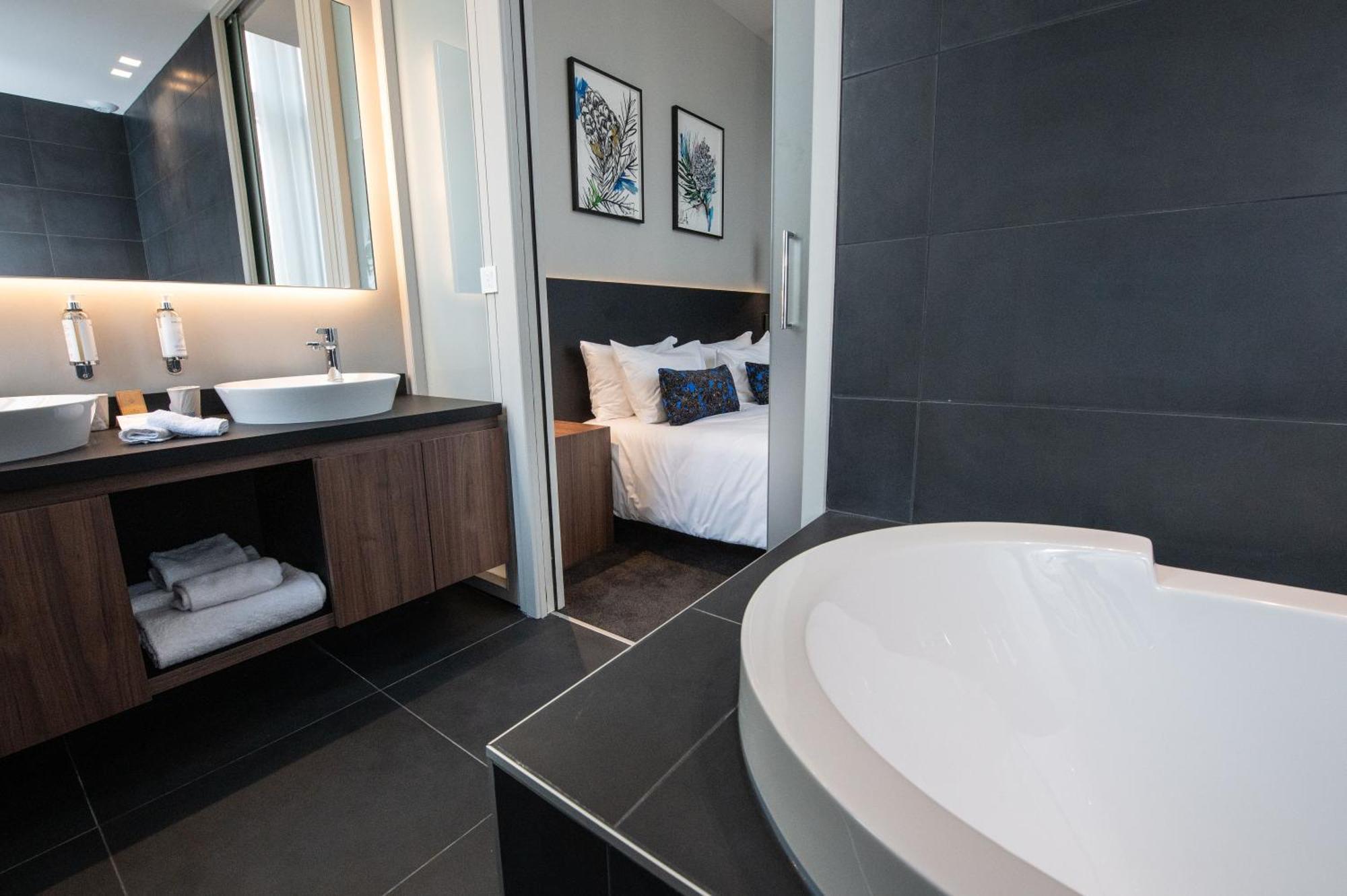 Hotel Western Premier Le Chapitre And