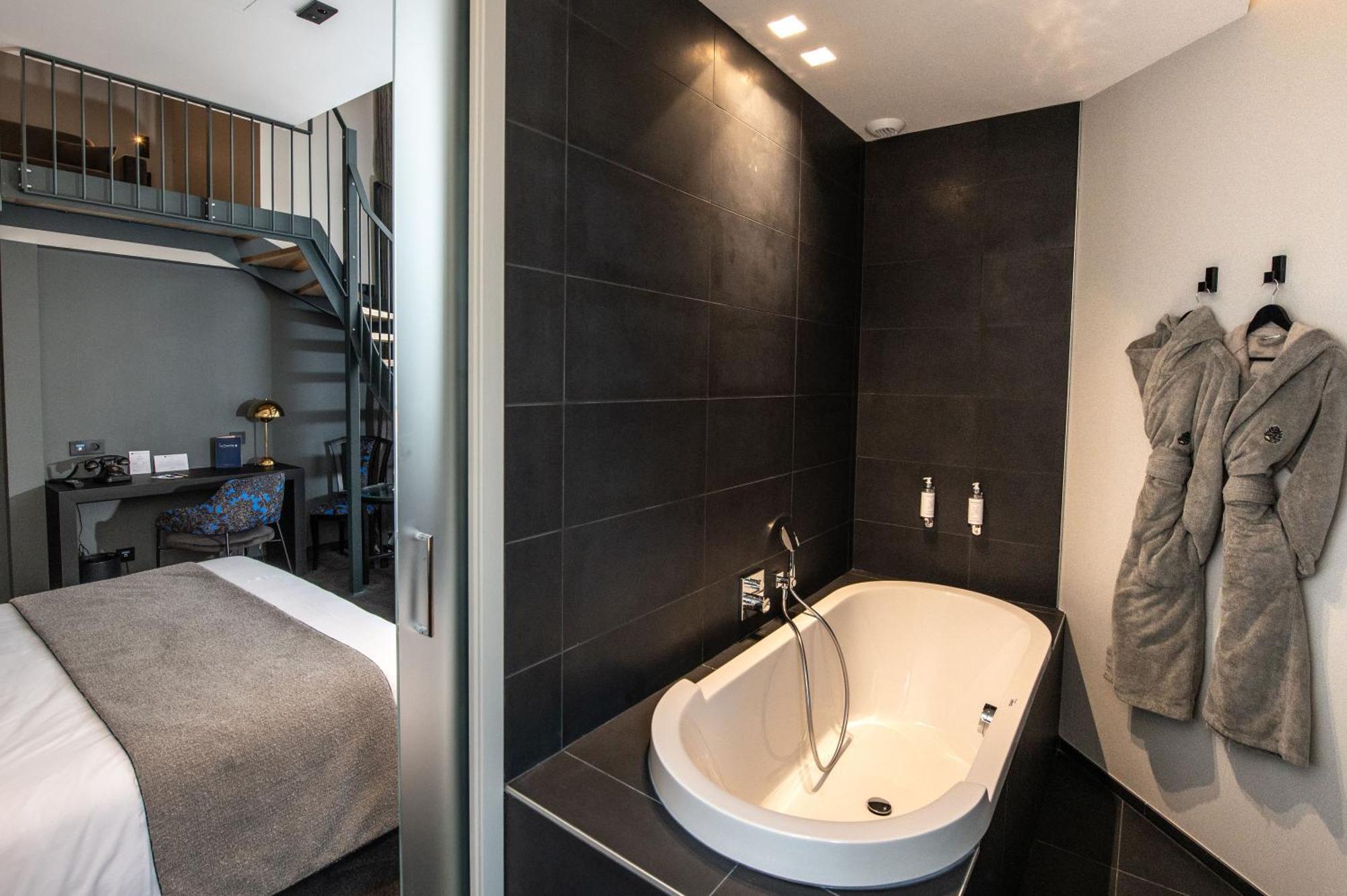 Western Premier Le Chapitre And Hotel 4*